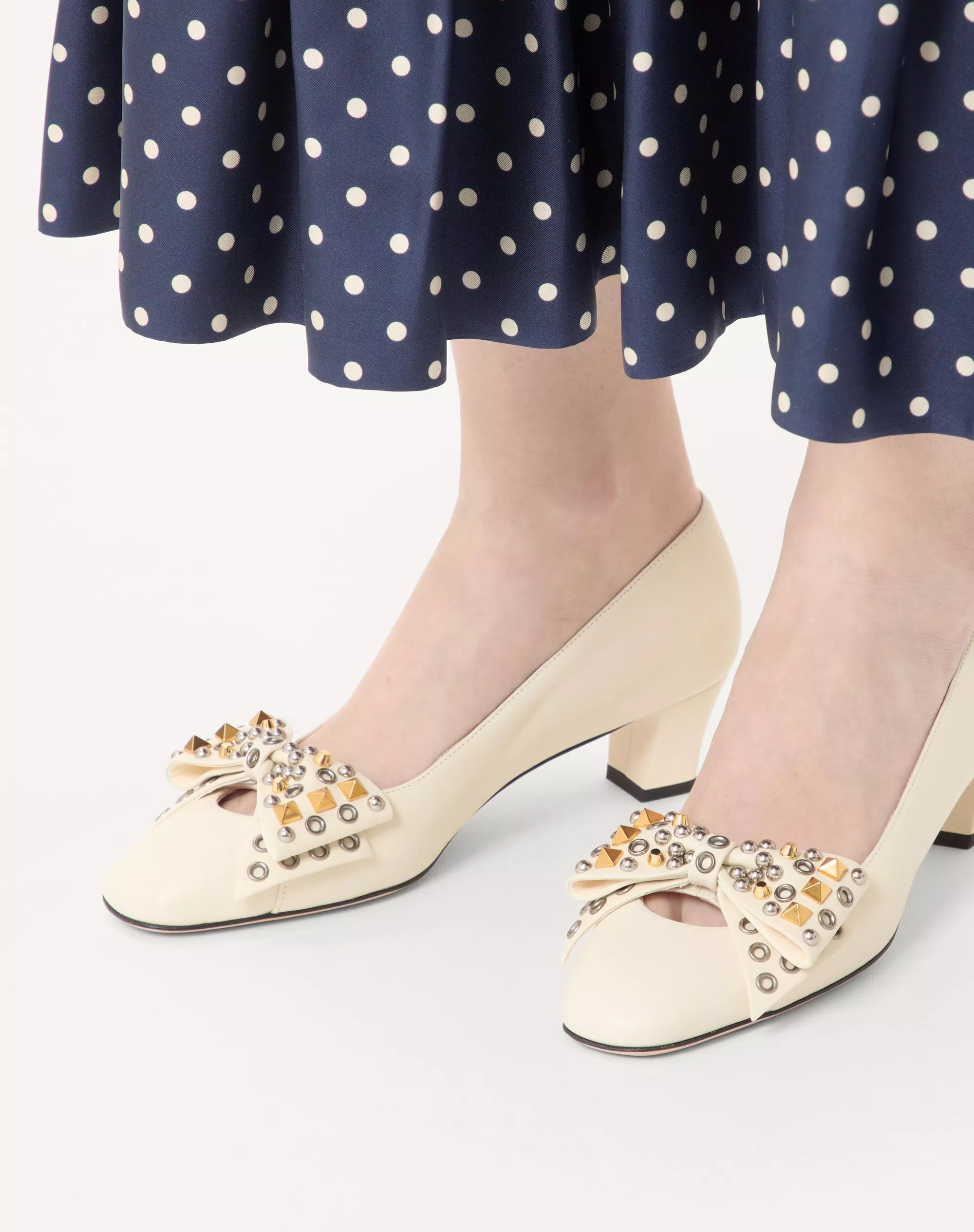 Valentino Bowow Pump In Kidskin With Studs 45Mm - Image 8